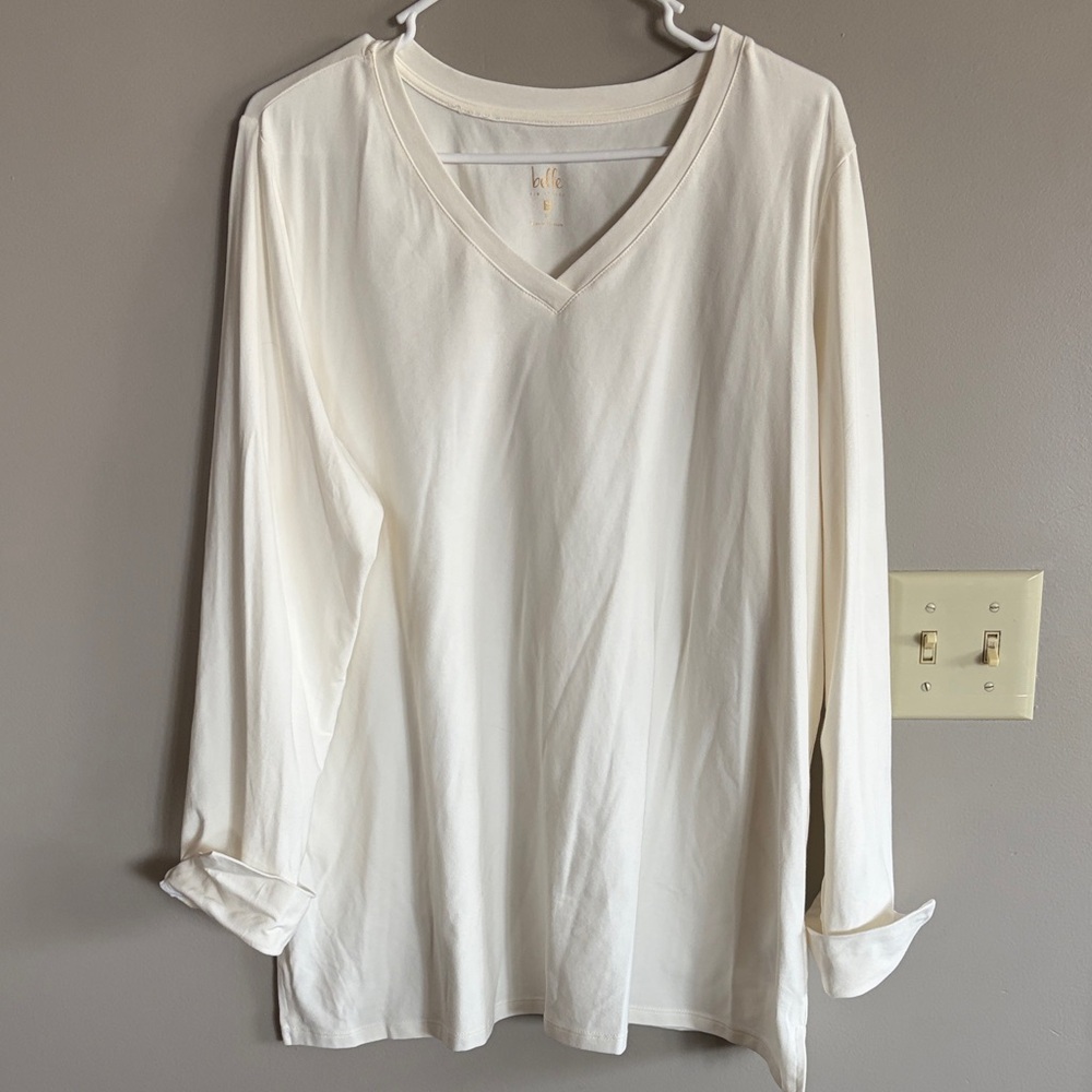 Belle by Kim Gravel Cream Long Sleeve V-Neck Top